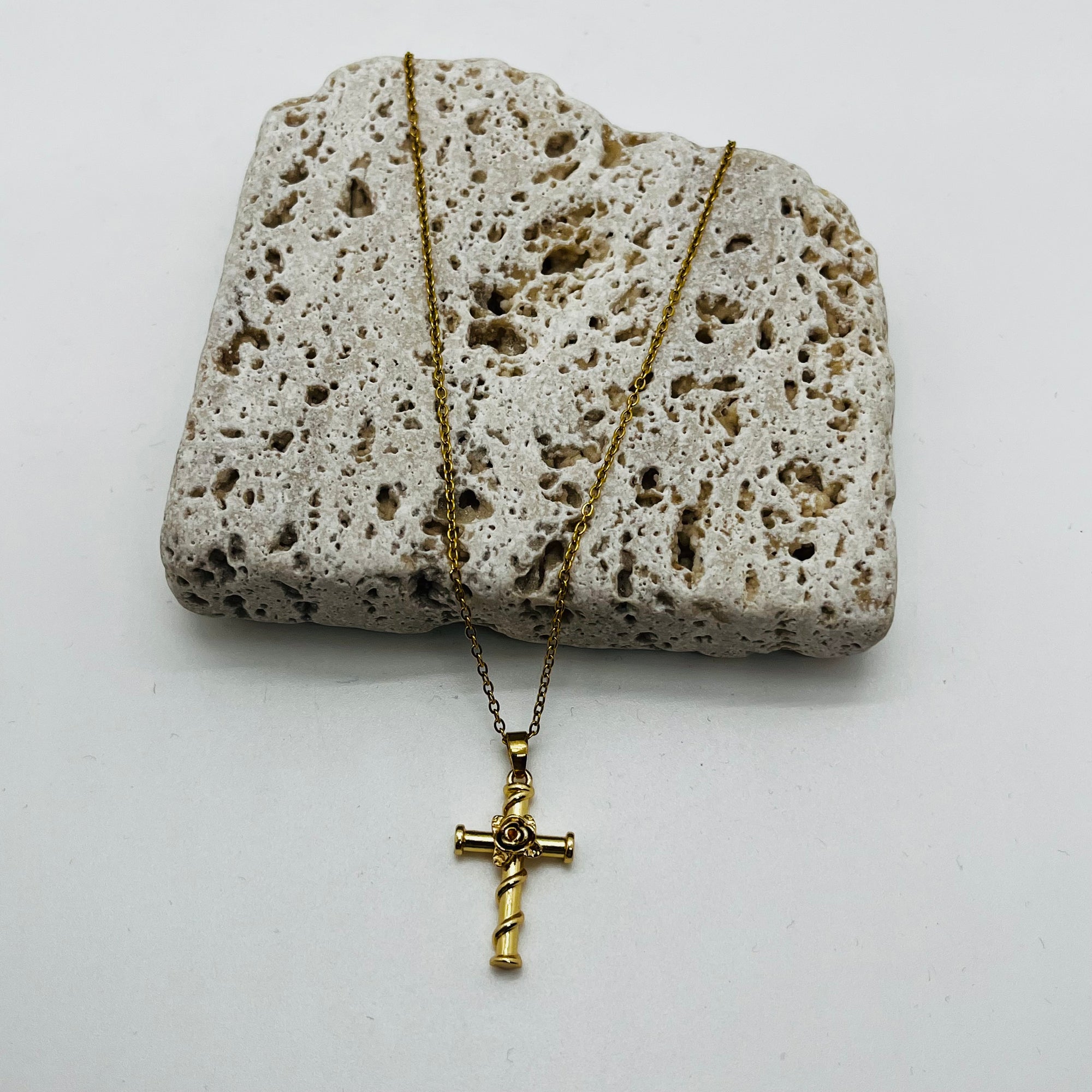 COLLANA CROCE DI ROSA