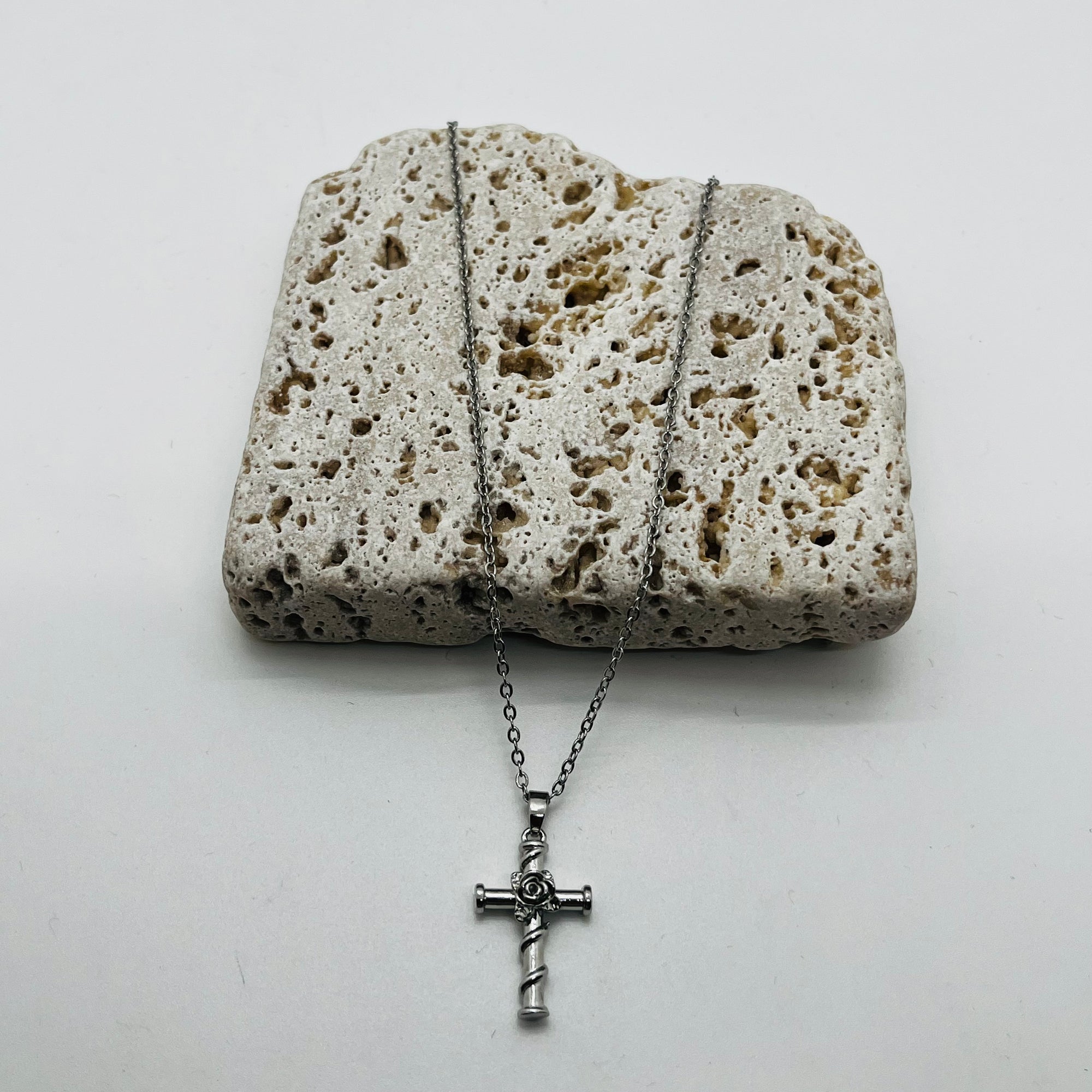 COLLANA CROCE DI ROSA